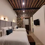 Milo Collection Hotel